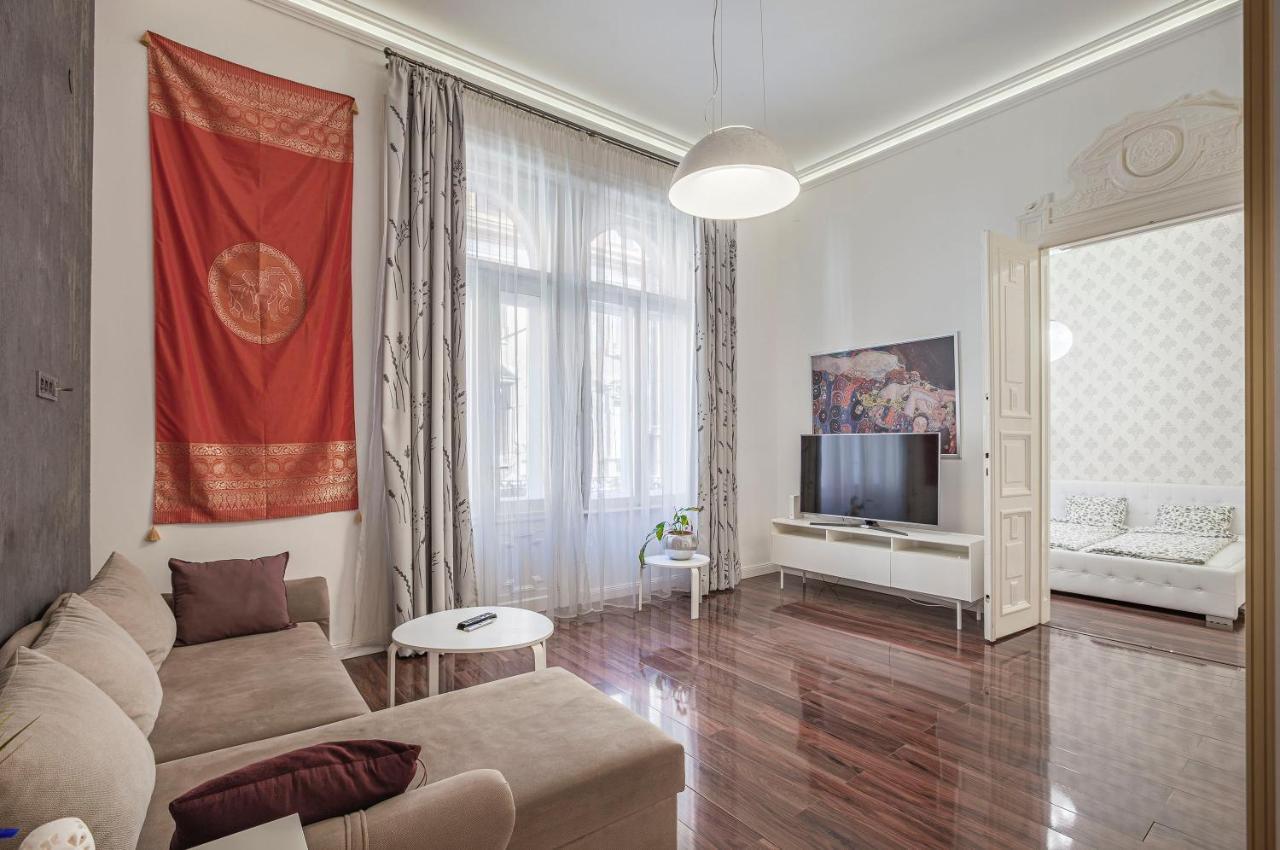 Luxury Art Deco Flat / Big Balcony Lägenhet Budapest Exteriör bild