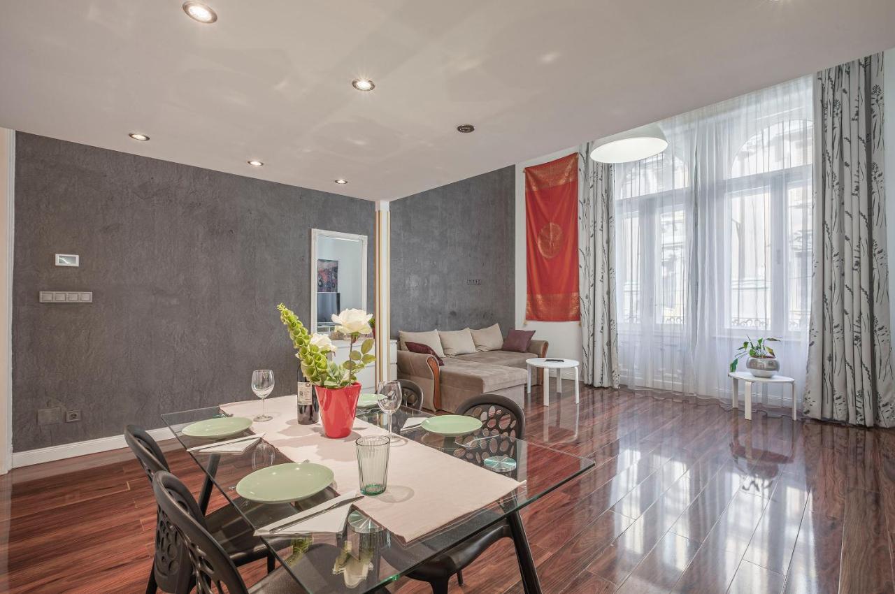 Luxury Art Deco Flat / Big Balcony Lägenhet Budapest Exteriör bild