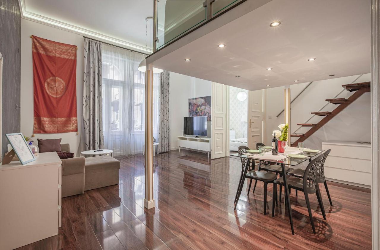 Luxury Art Deco Flat / Big Balcony Lägenhet Budapest Exteriör bild