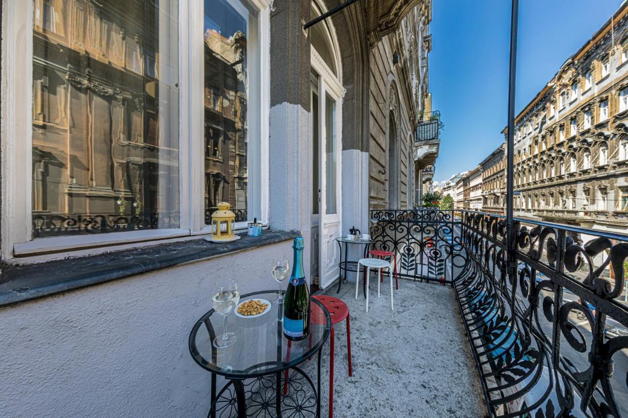 Luxury Art Deco Flat / Big Balcony Lägenhet Budapest Exteriör bild