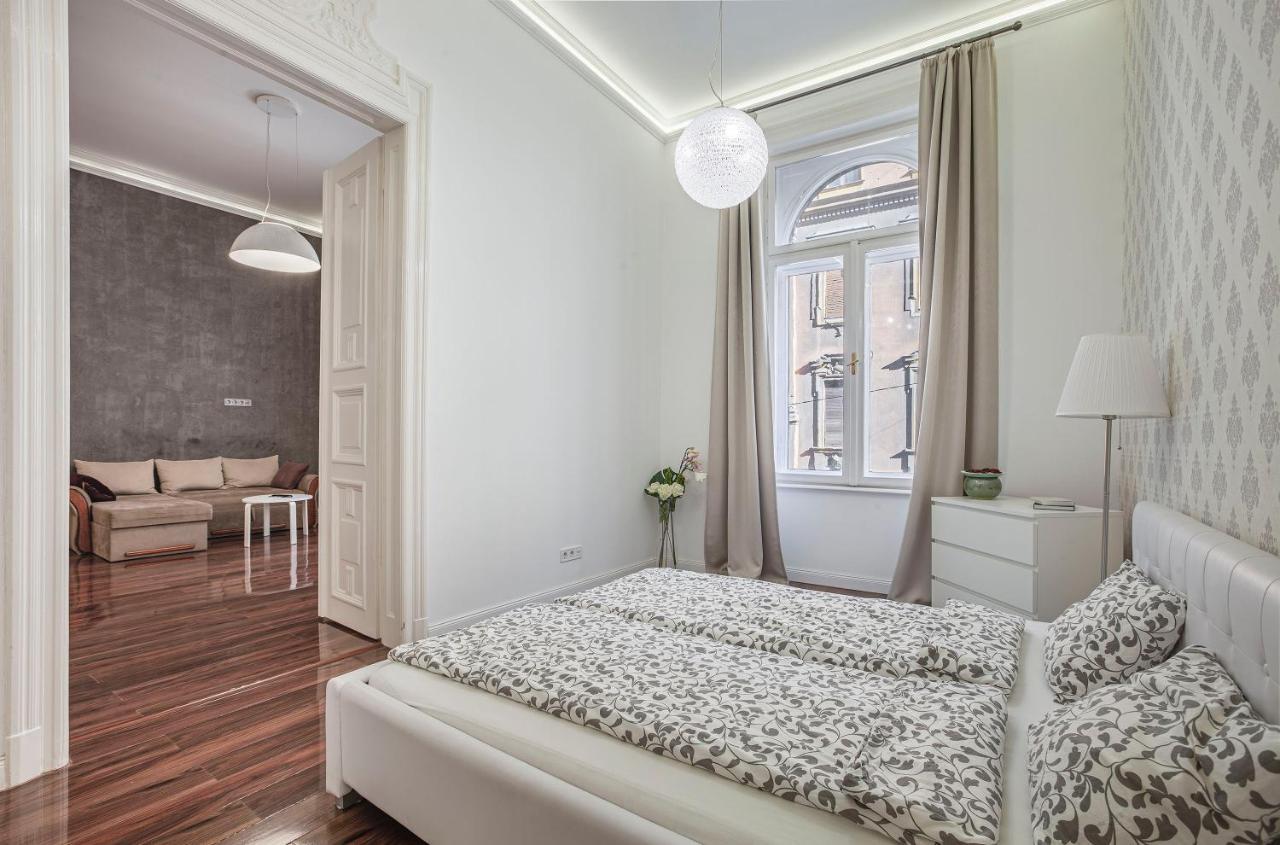 Luxury Art Deco Flat / Big Balcony Lägenhet Budapest Exteriör bild